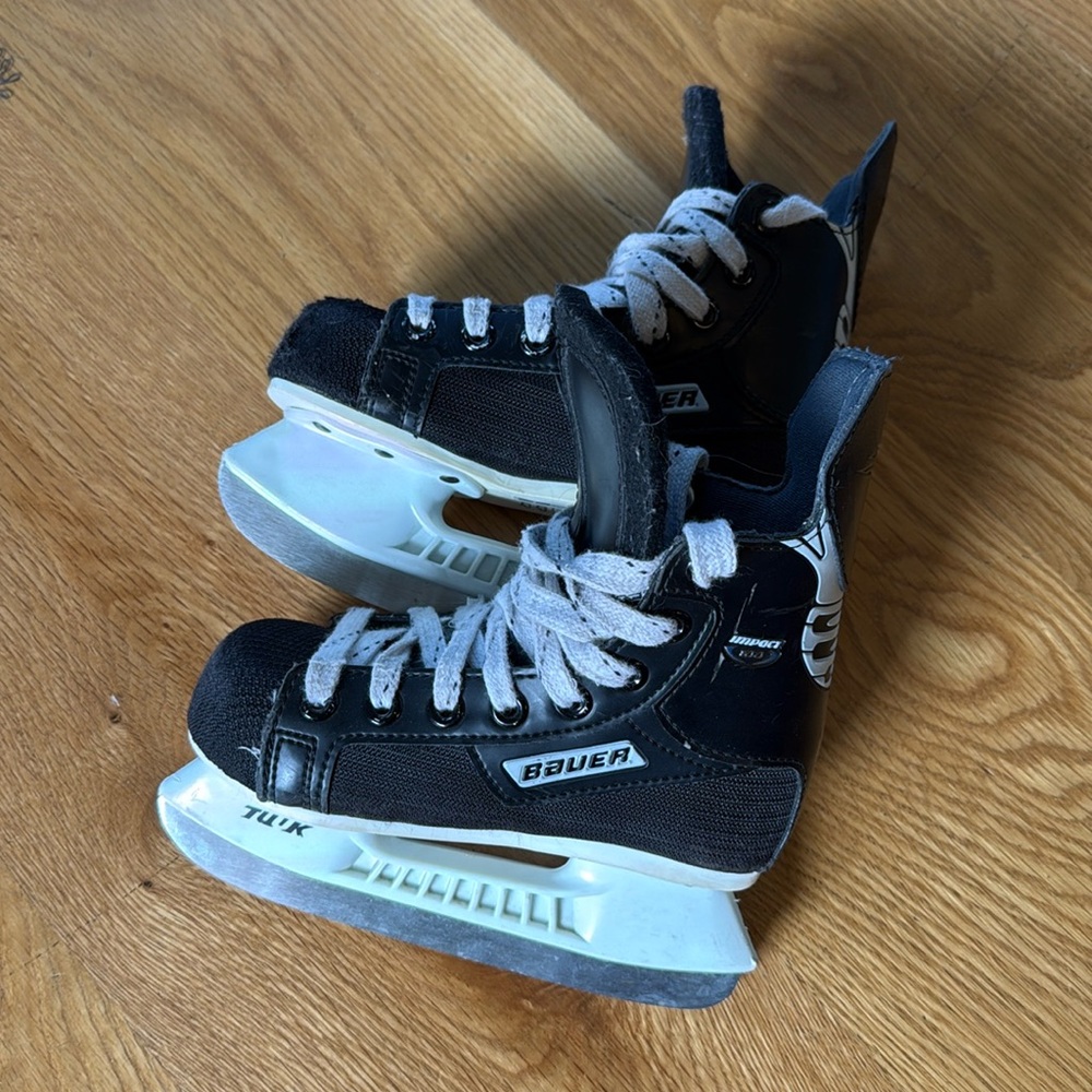 Bauer hockey skates little kid size 11
